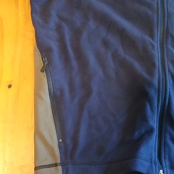 Fox Fleece - Picture 3 of 5